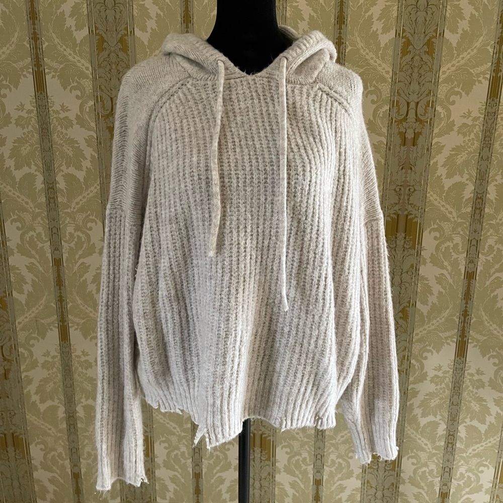 Olivaceous hooded sweater